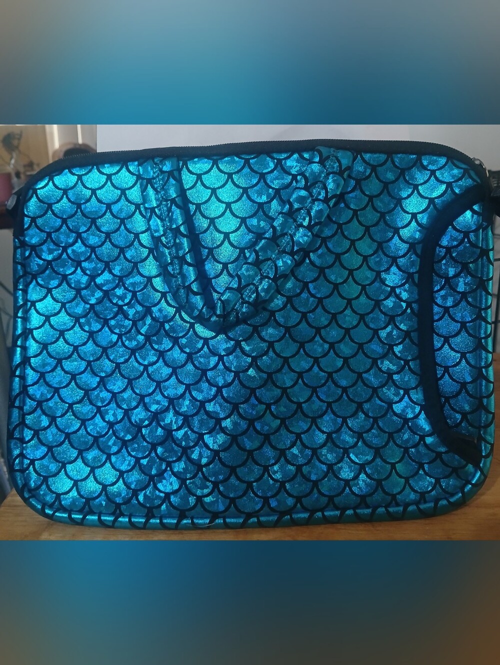 NWOT Laptop Bag Shimmery Mermaid-Scale